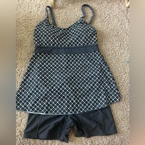 Women’s Grey Pattern 2 piece swimsuit - L